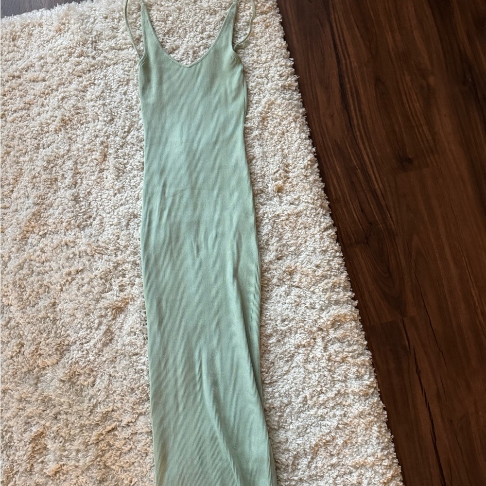 Ribbed Zara Midi Dress • S